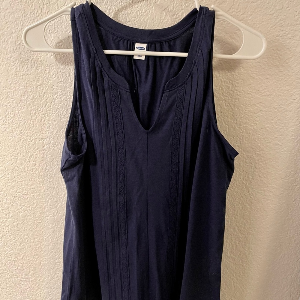 Old Navy blue tank